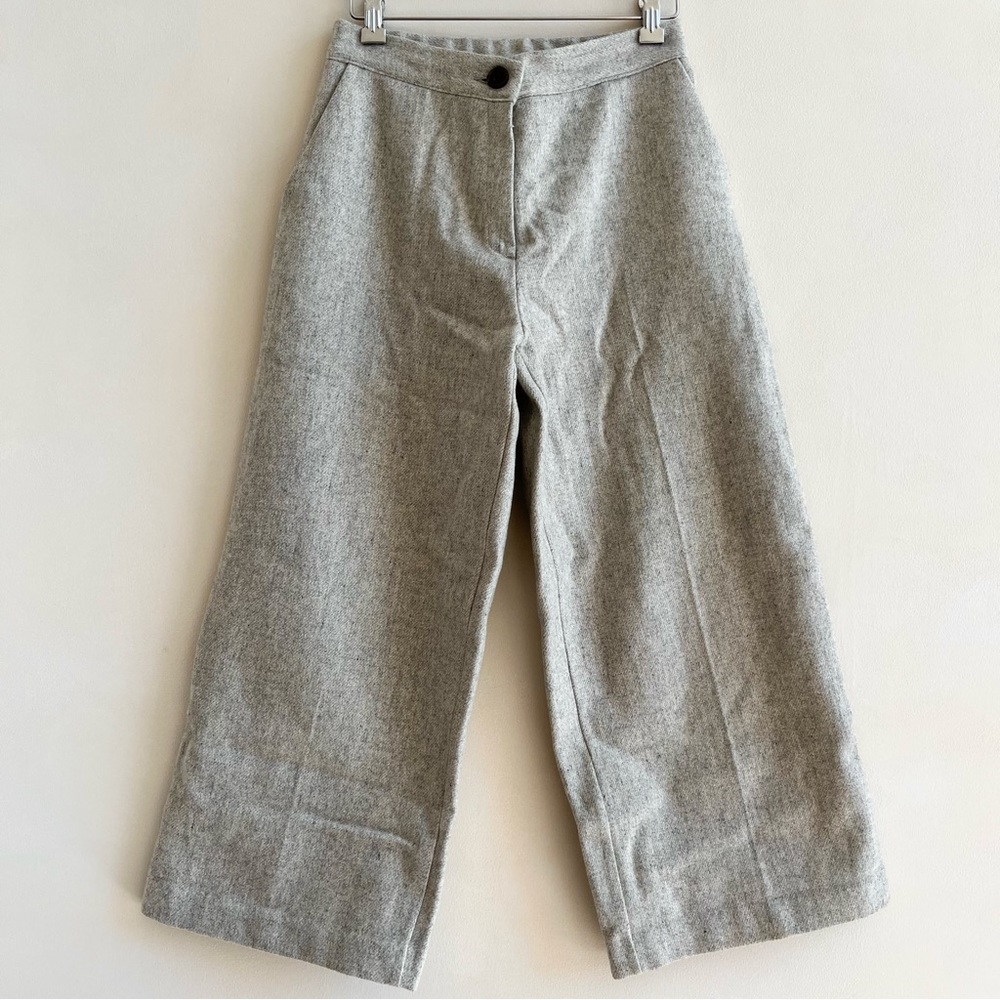 Wool wide leg trousers with side pockets in light heather grey